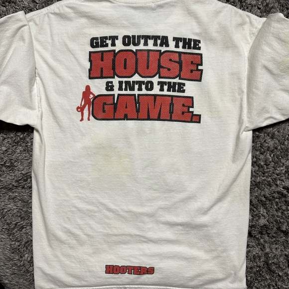 Vintage Hooters Football Team Shirt - Picture 2 of 9